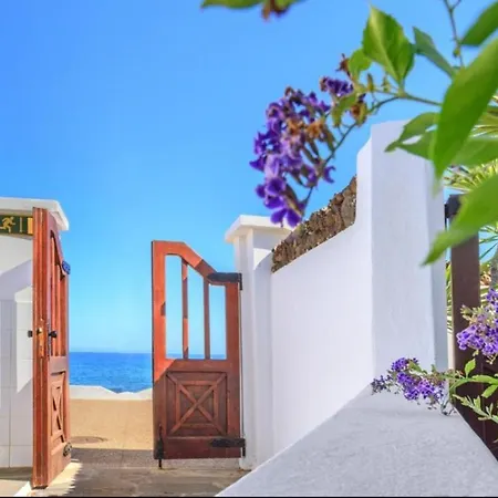 Hogar Palmera With Pool & Playa Honda (Lanzarote)