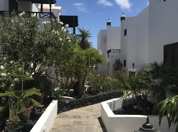 Apartment Hogar Palmera With Pool & Playa Honda (Lanzarote)
