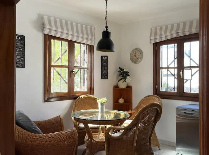 Apartament Hogar Palmera With Pool & Playa Honda (Lanzarote)